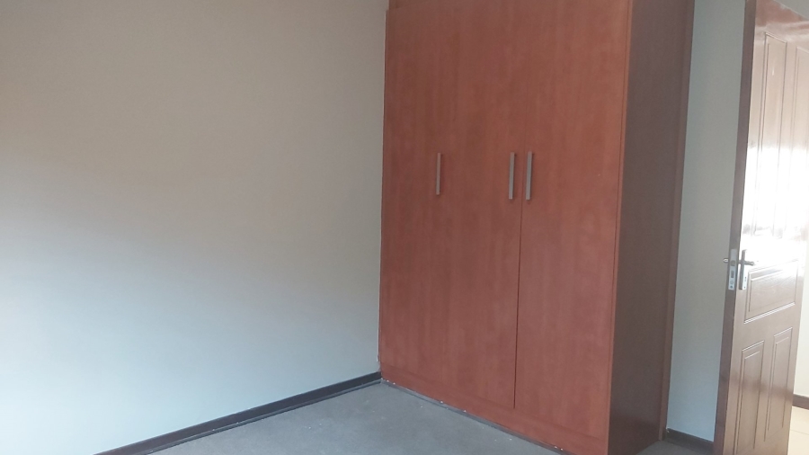 To Let 3 Bedroom Property for Rent in Hillside Free State